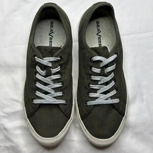 Seavees Monterey canvas sneakers size 9